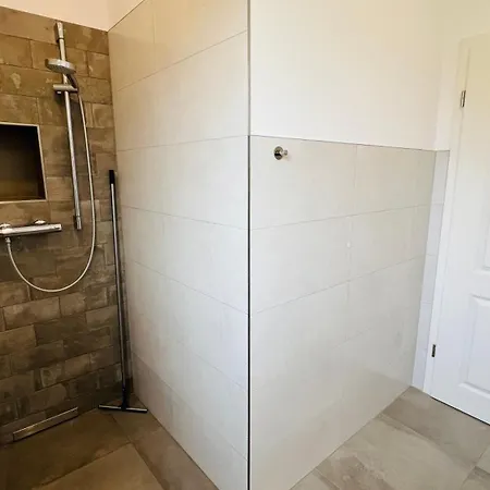 Lee Quarto em Acomodações Particulares Neu Gaarz